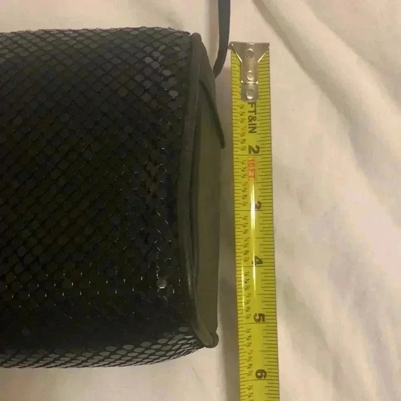 Whiting & Davis black mesh shoulder bag. - Picture 5 of 8